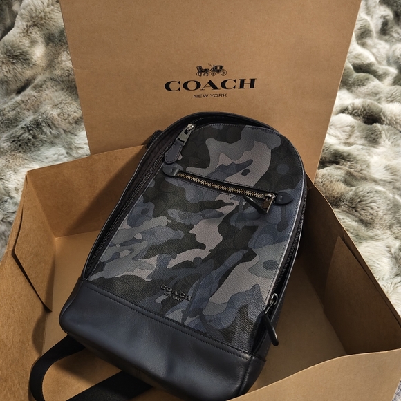 Coach Men Graham Camo Sling Pack - Blue Pack Brand anew - Picture 2 of 4